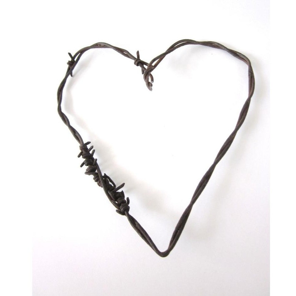 Barbed Wire Heart -The Mended Heart - Old Rusty Cowboy rustic wedding decor diy wedding decor wedding favors